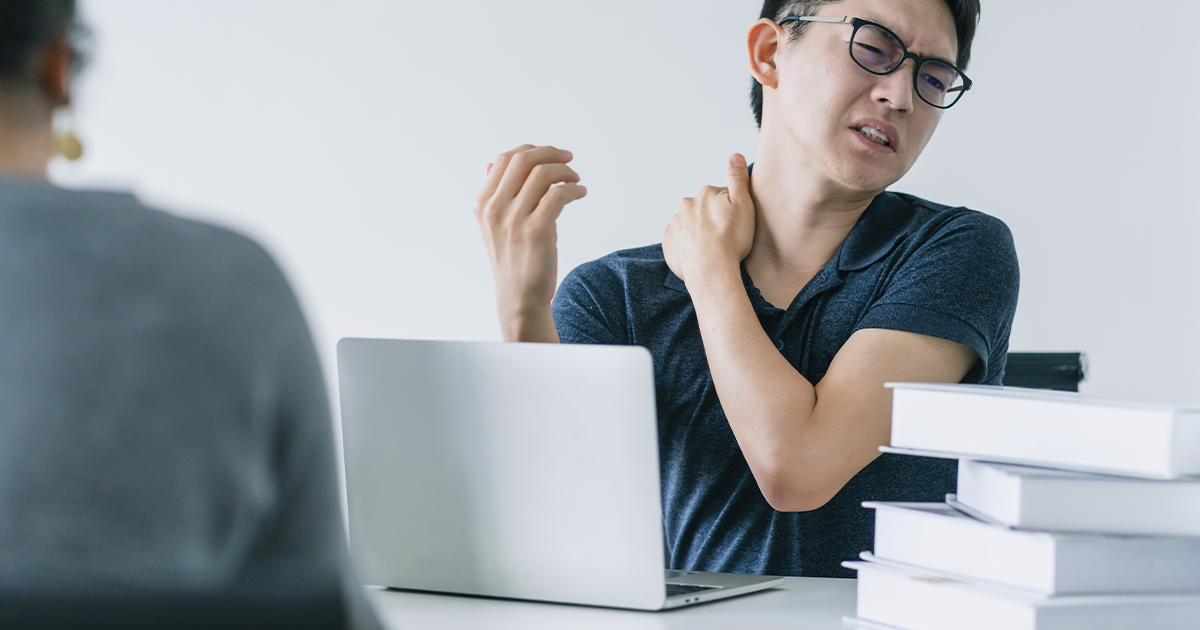 筋縮 治療 肝血不足 症狀 陽陵泉 穴位圖 筋膜放鬆 運動 久坐 伸展運動 早起 關節僵硬 艾灸 禁忌 頸椎病 改善 拉筋 壞處